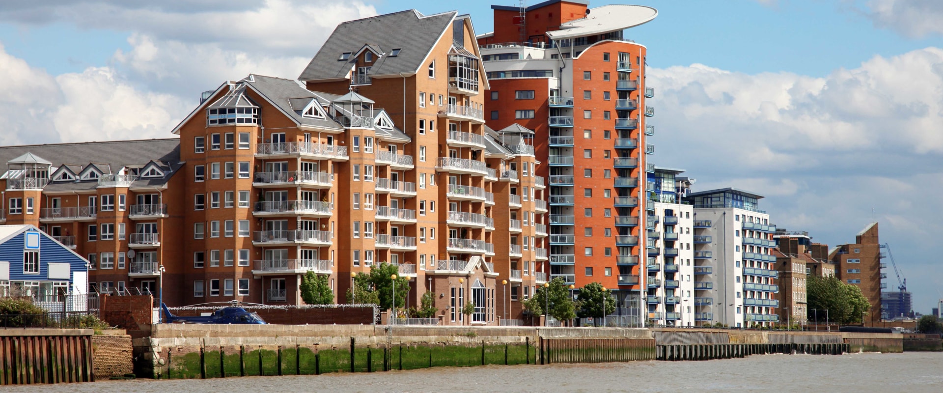 What is the Average Cost of a Six-Bedroom Flat in London?